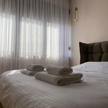 Central Bliss Studio Apartment *